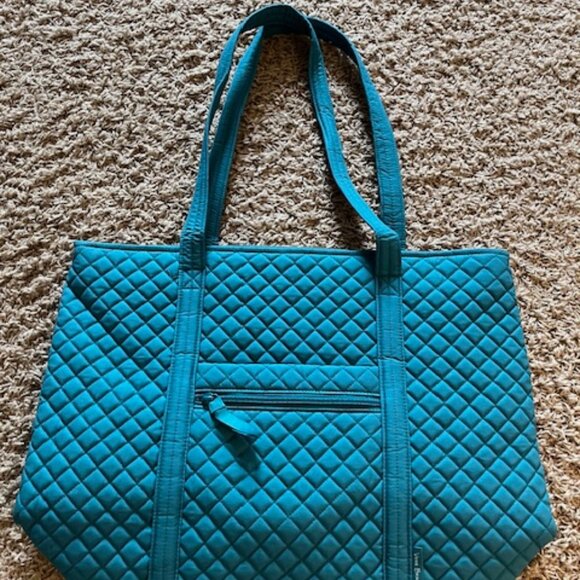 Vera Tote